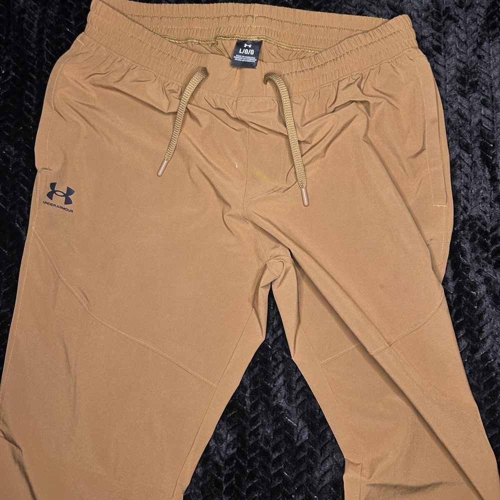 Under Armour Size L athletic wear